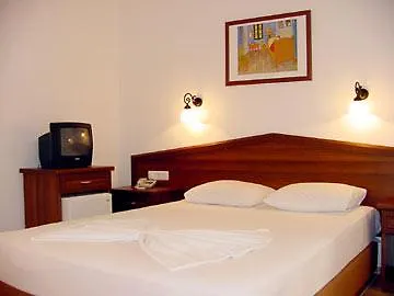 Otel Karbel 2*